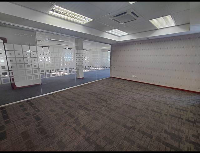170M² OFFICE TO LET IN BRYANSTON